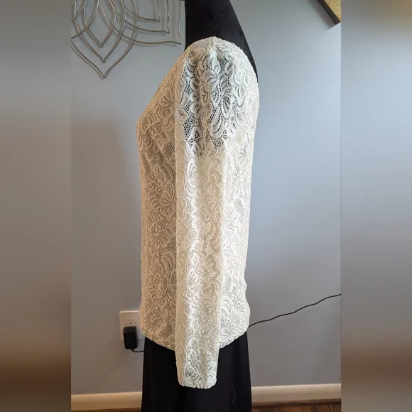 WHBM Long-Sleeve Reversible Ivory Lace Top (S) - Picture 2 of 8